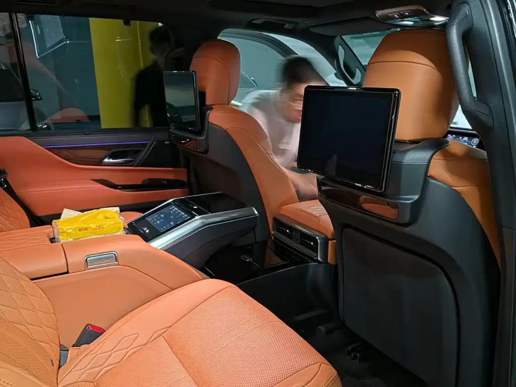 Lexus LX — миниатюра 5