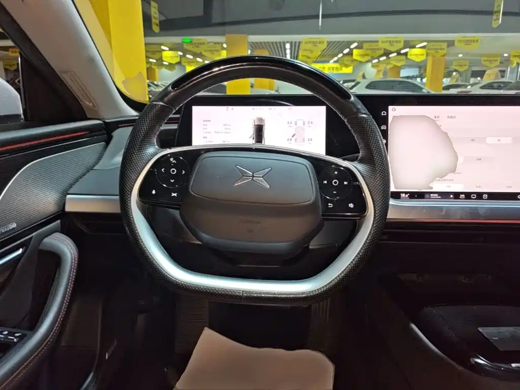 XPeng P7 — миниатюра 11