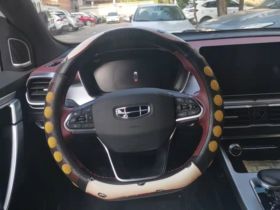 Geely Binyue — миниатюра 15