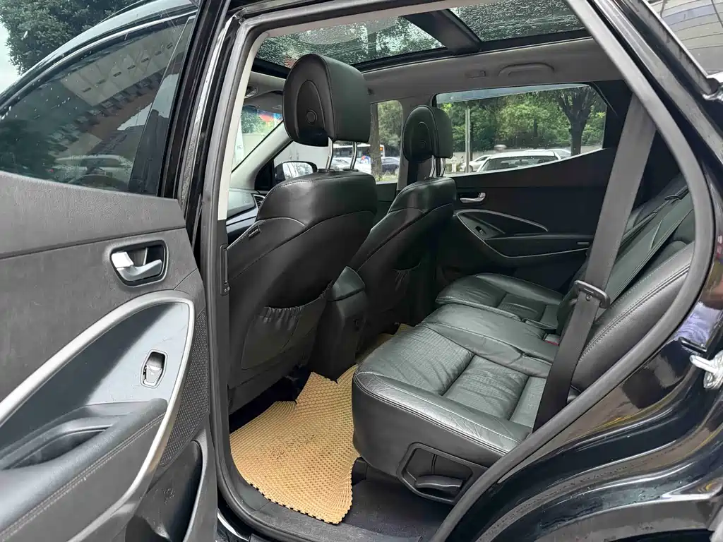 Hyundai Santa Fe (Import) — миниатюра 7
