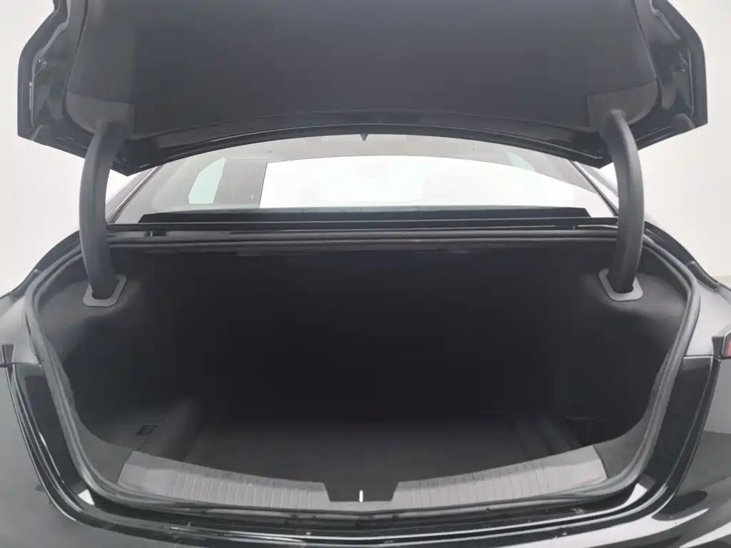 Cadillac CT5 — миниатюра 16