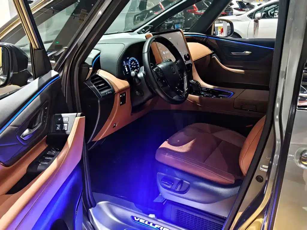 Toyota Vellfire — миниатюра 6