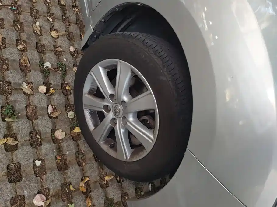 Toyota Verso — миниатюра 6