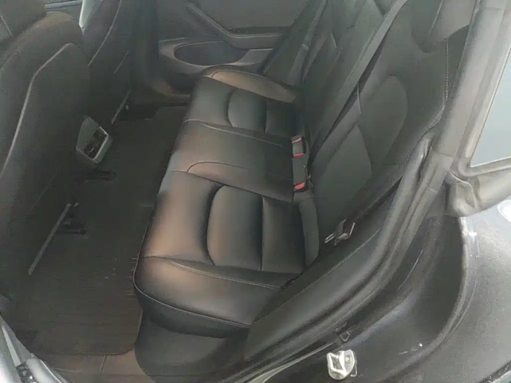Tesla Model 3 — миниатюра 17