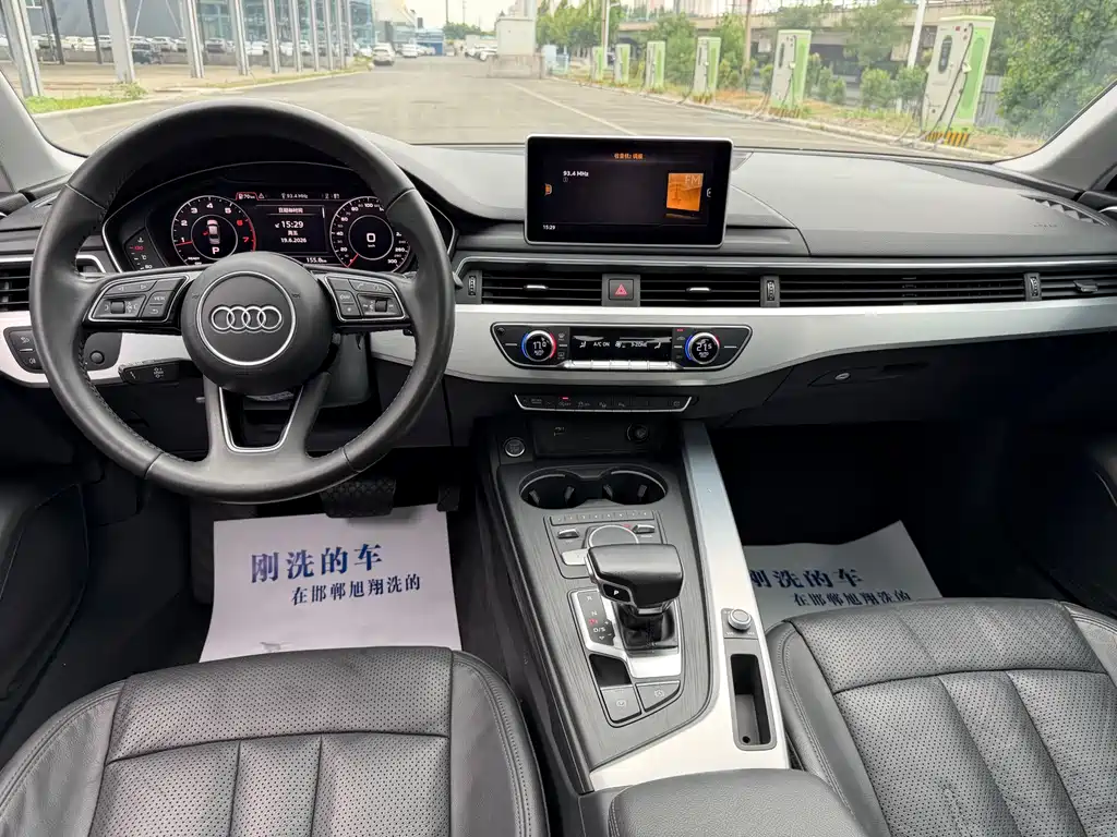 Audi A4L 2019 40 TFSI Fashion VI