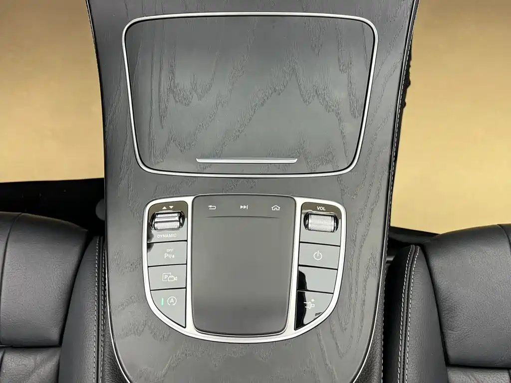Mercedes-Benz E-Class (Import) — миниатюра 19