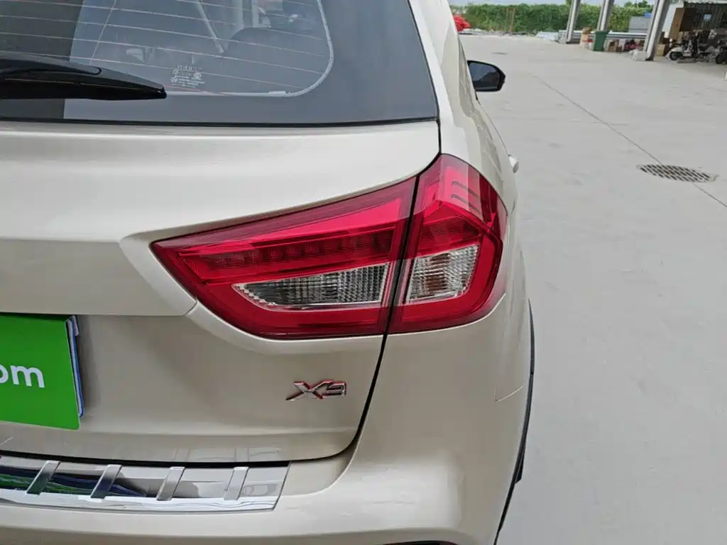 Geely Vision X3 — миниатюра 24