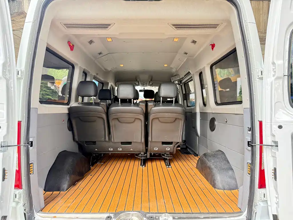 MAXUS V80 — миниатюра 10