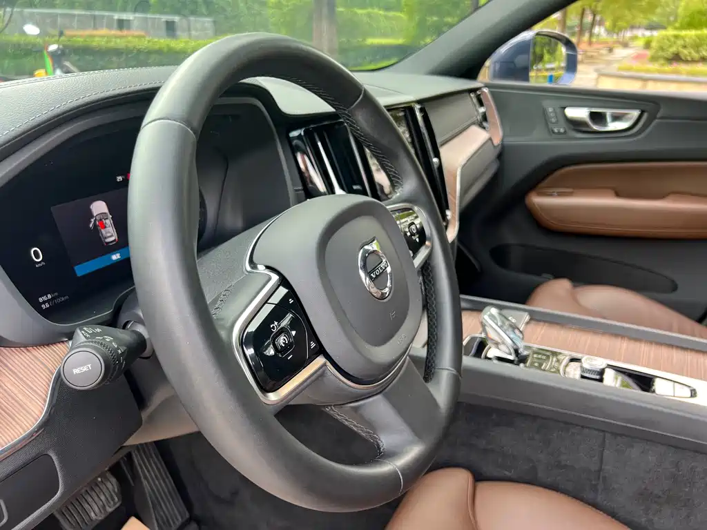 Volvo XC60 — миниатюра 10