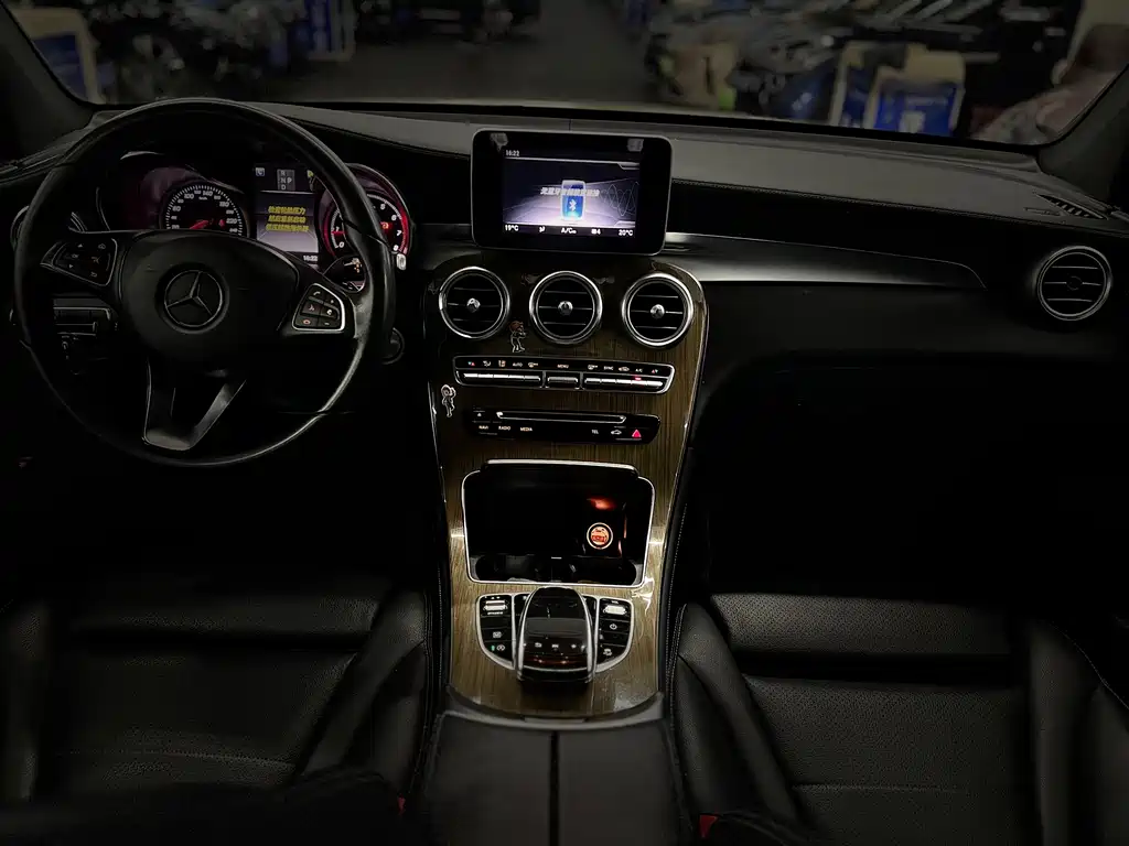Mercedes-Benz GLC Coupe — миниатюра 7