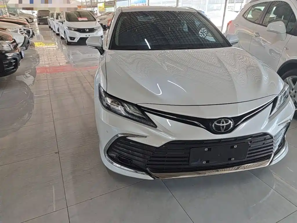 Toyota Camry — миниатюра 3