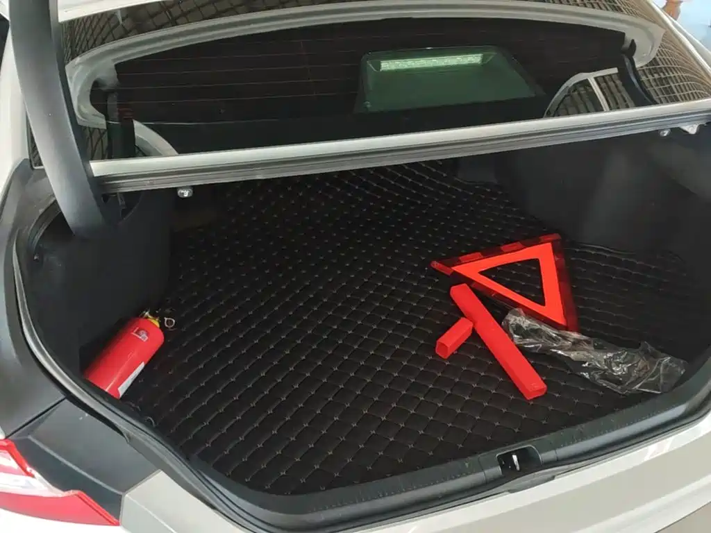 Toyota Camry — миниатюра 19