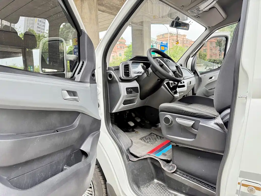 MAXUS V80 — миниатюра 14