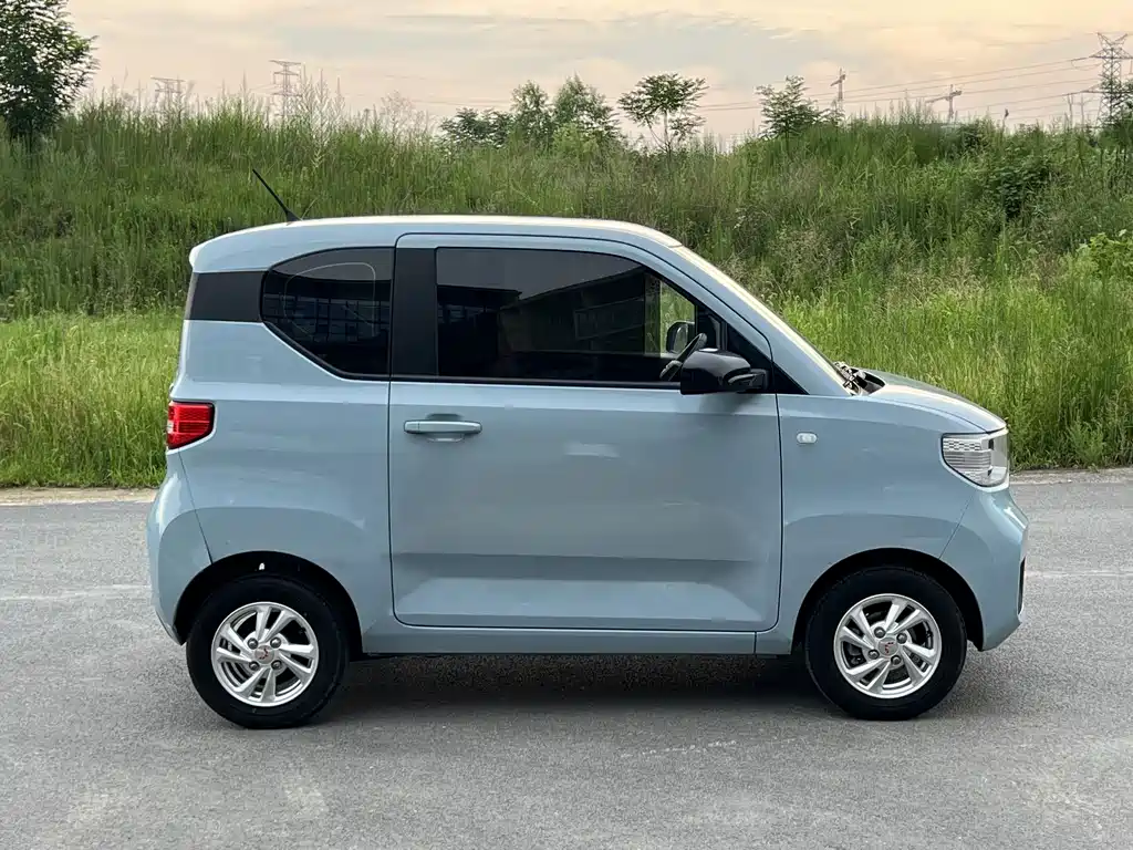 Wuling MINIEV — миниатюра 7