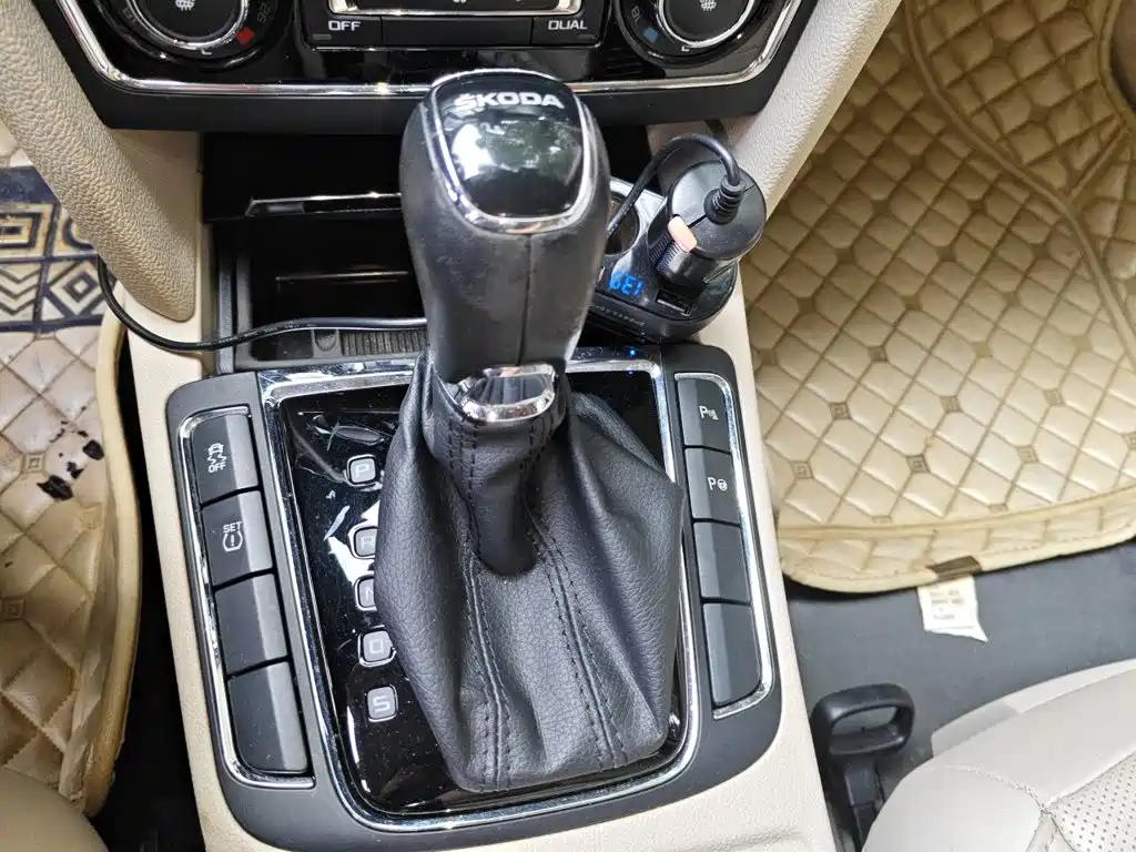 Skoda Superb — миниатюра 10