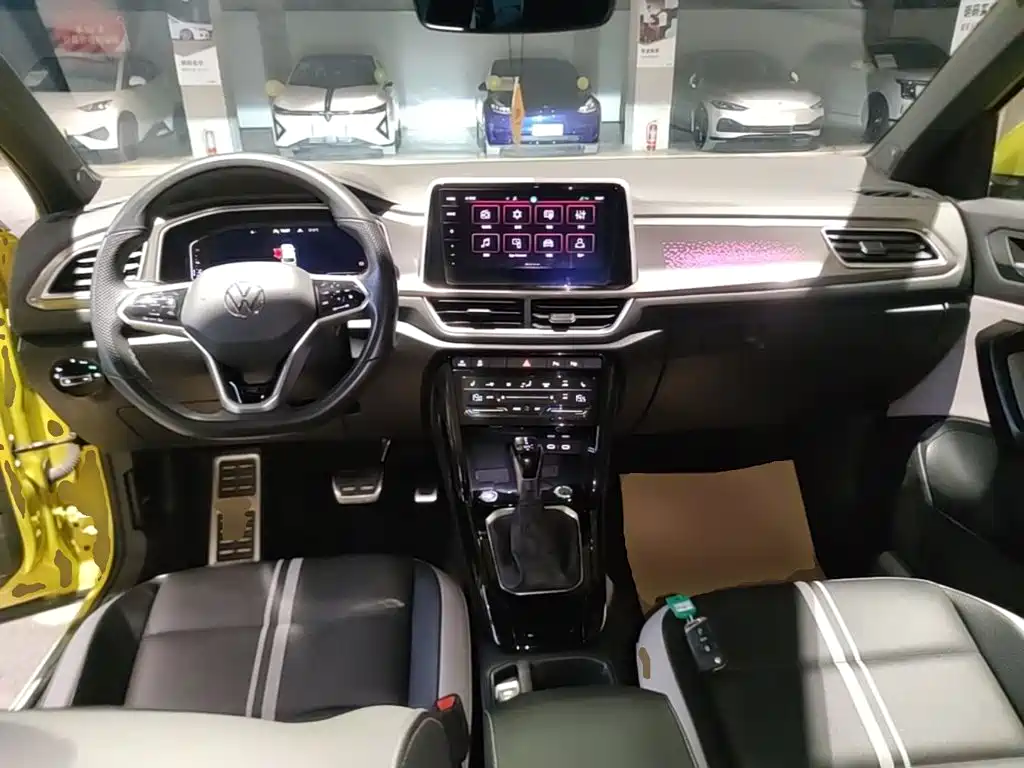 Volkswagen T-Roc — миниатюра 10