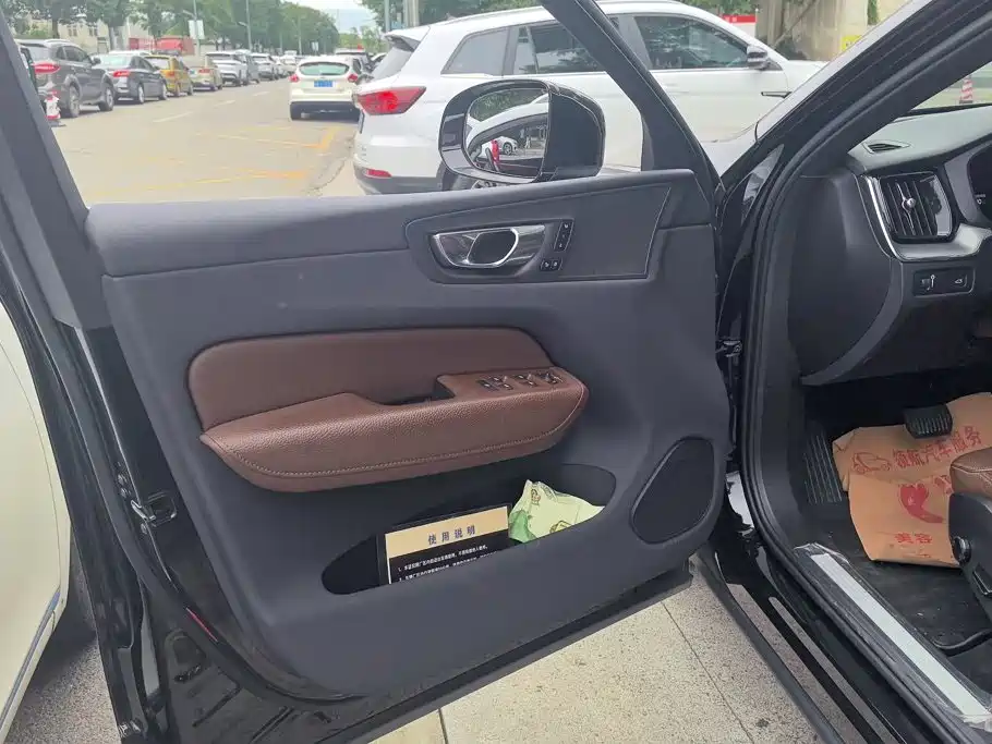 Volvo XC60 — миниатюра 7