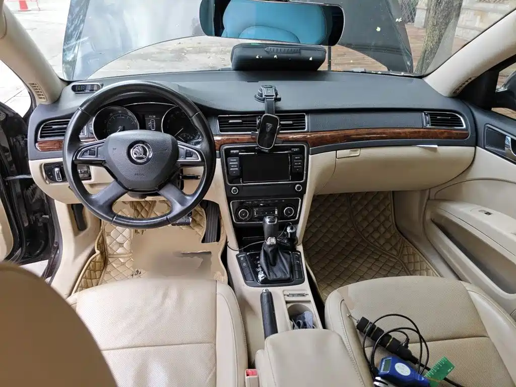 Skoda Superb — миниатюра 5