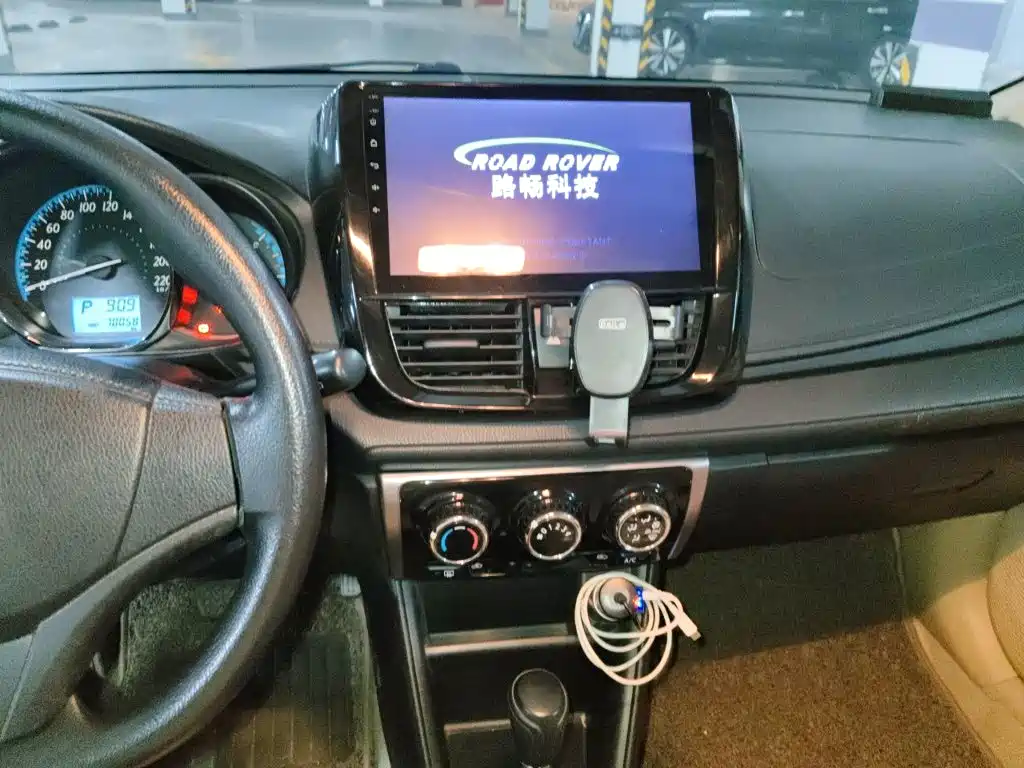 Toyota Yaris L — миниатюра 9