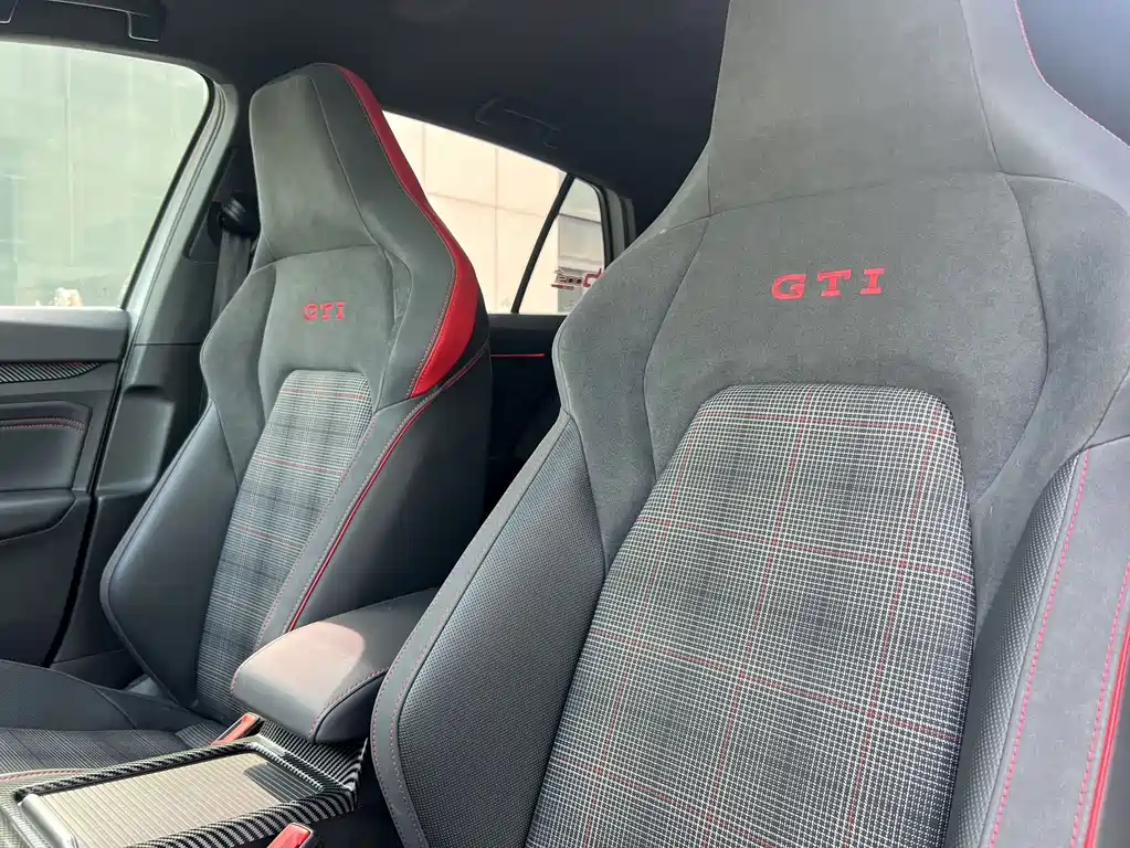 Volkswagen Golf GTI — миниатюра 7