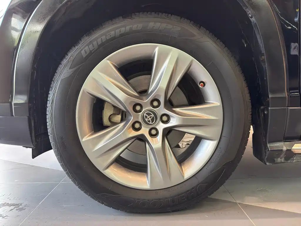 Toyota Highlander — миниатюра 17