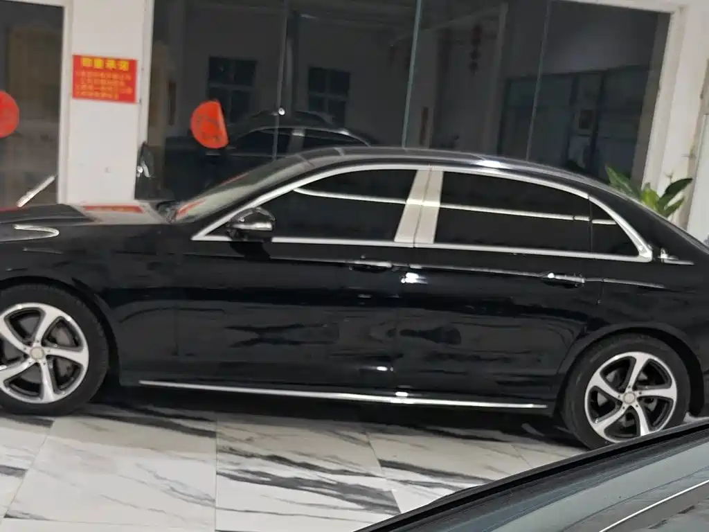 Mercedes-Benz E-Class — миниатюра 3