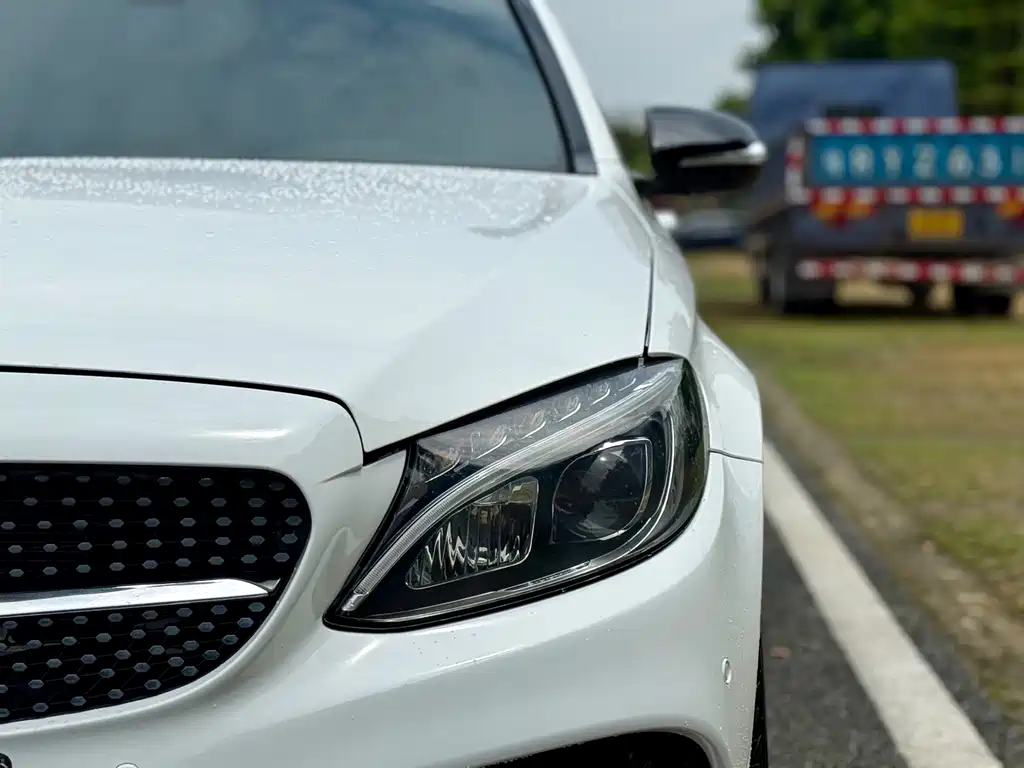 Mercedes-Benz C-Class — миниатюра 4