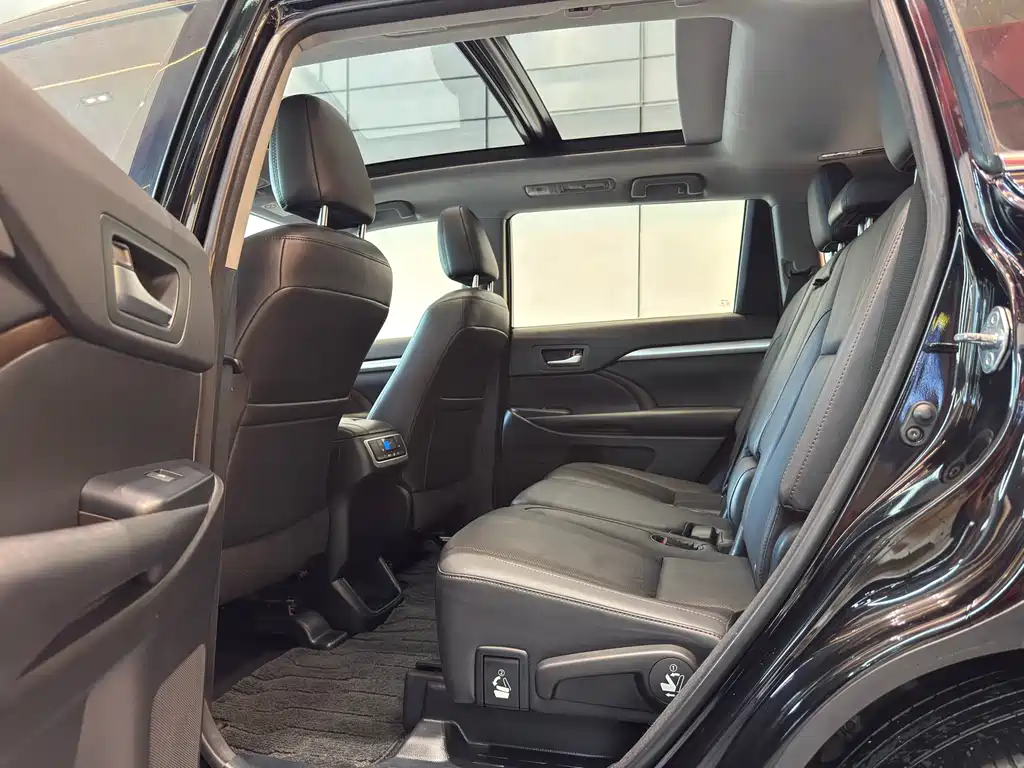 Toyota Highlander — миниатюра 6