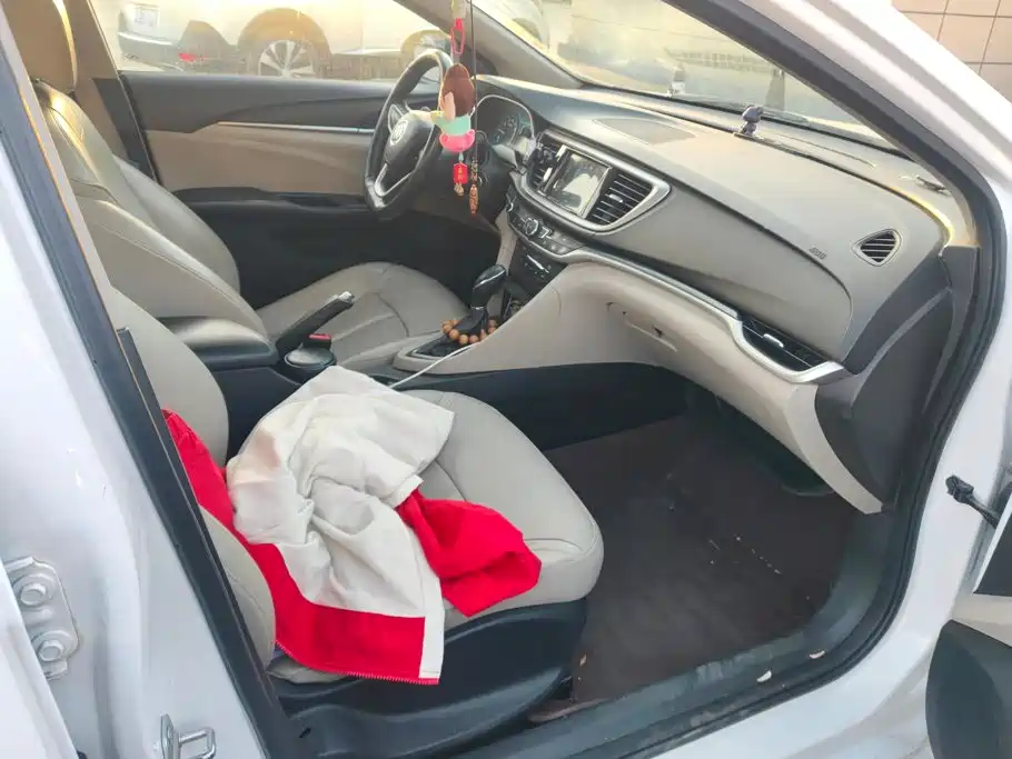Buick Excelle — миниатюра 8