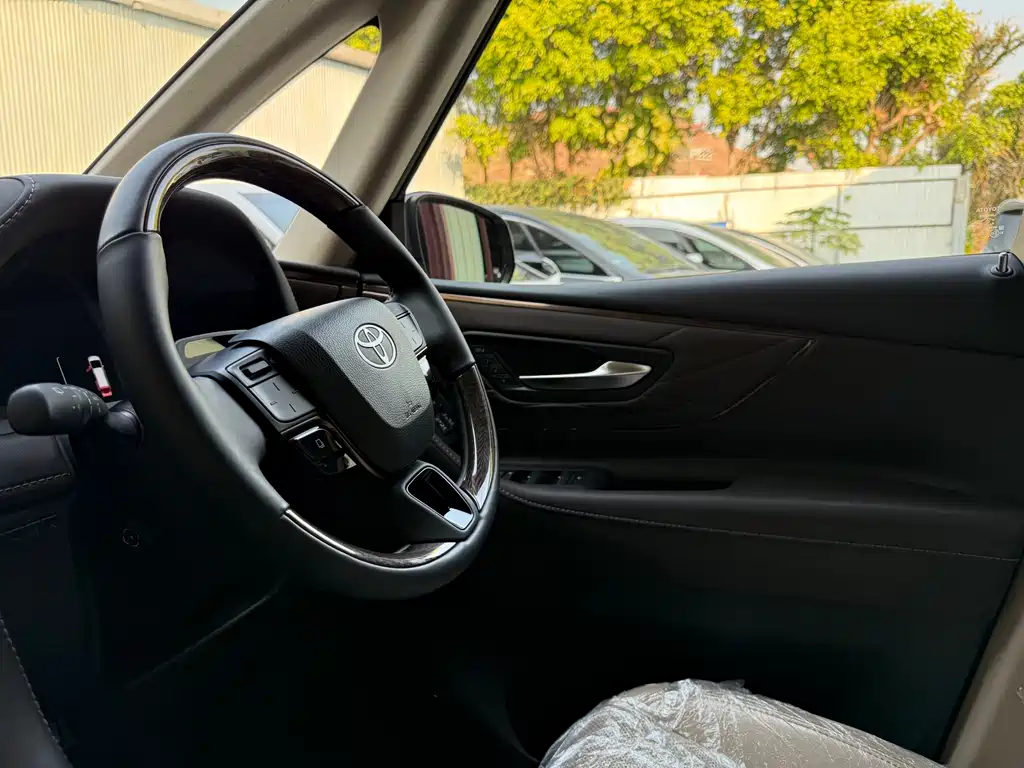 Toyota Alphard 2025 2.5L Premium