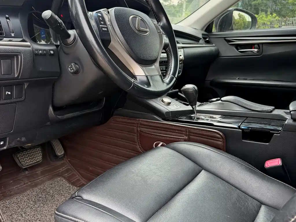 Lexus ES — миниатюра 9