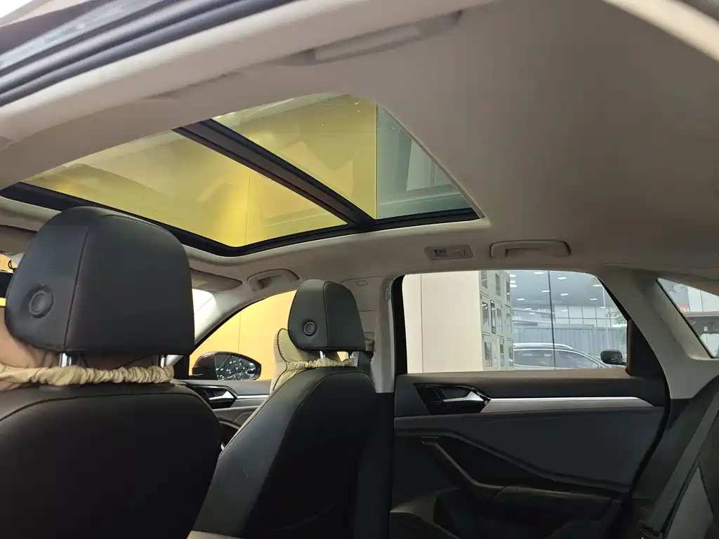 Volkswagen Sagitar — миниатюра 24
