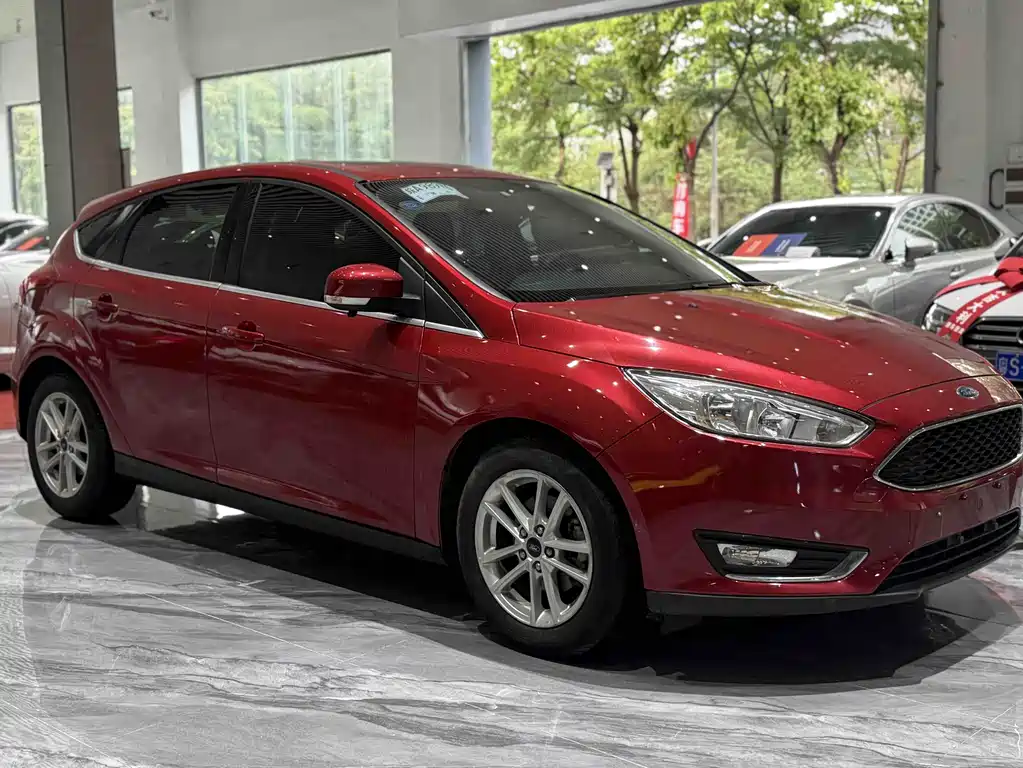 Ford Focus 2018 EcoBoost 180 AT Elite