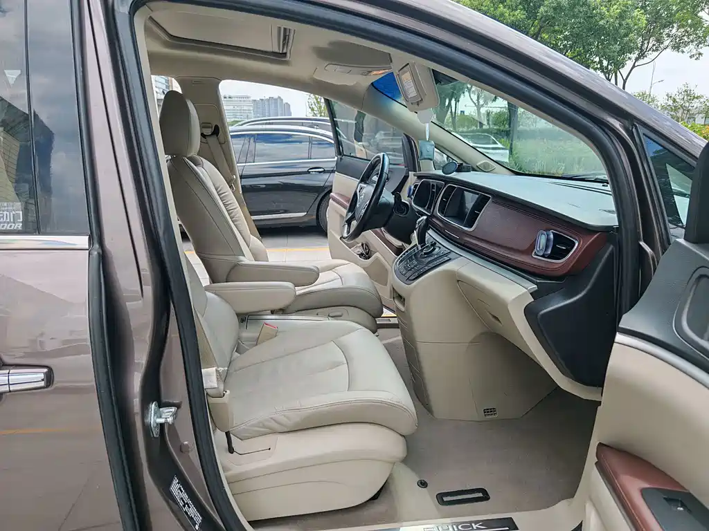 Buick GL8 — миниатюра 7