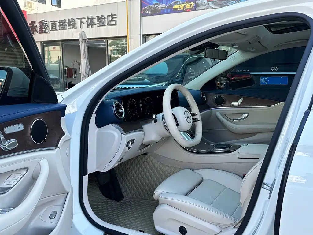 MERCEDES-BENZ E CLASS