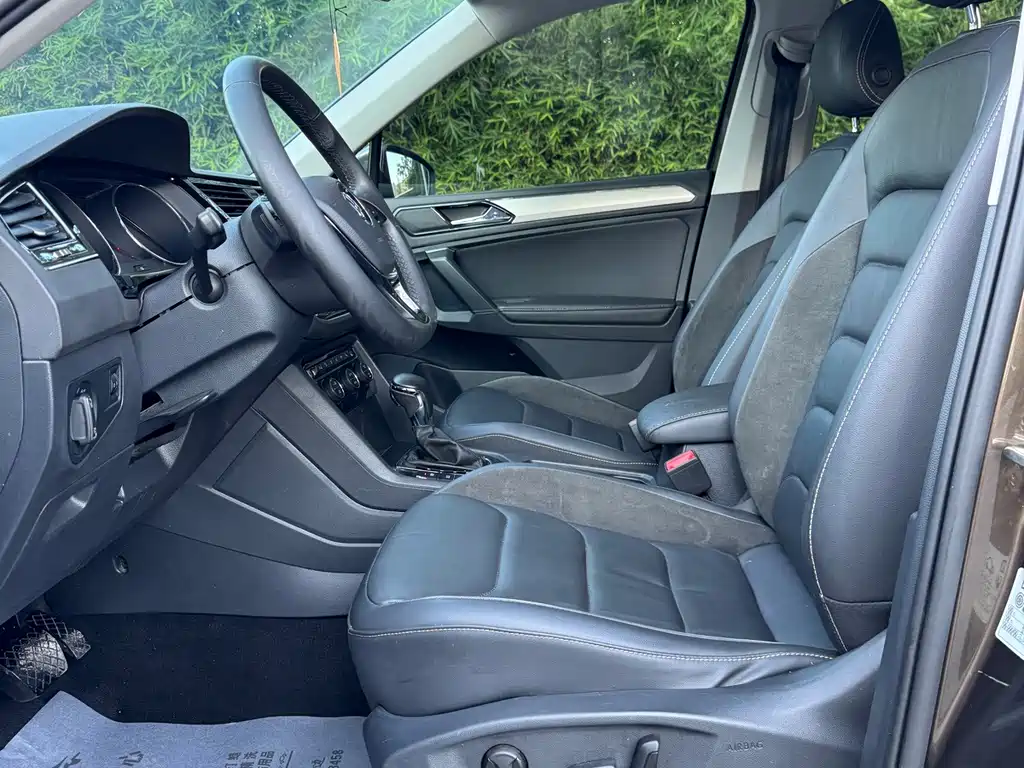 Volkswagen Tiguan L PHEV - фото 4