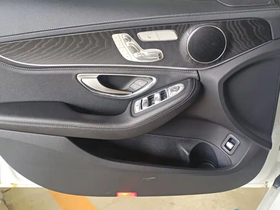 Mercedes-Benz C-Class — миниатюра 7
