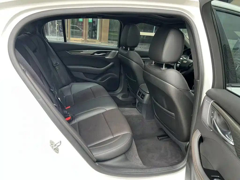 Cadillac CT5 — миниатюра 24