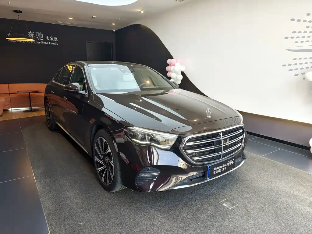 Mercedes-Benz E-Class — миниатюра 3