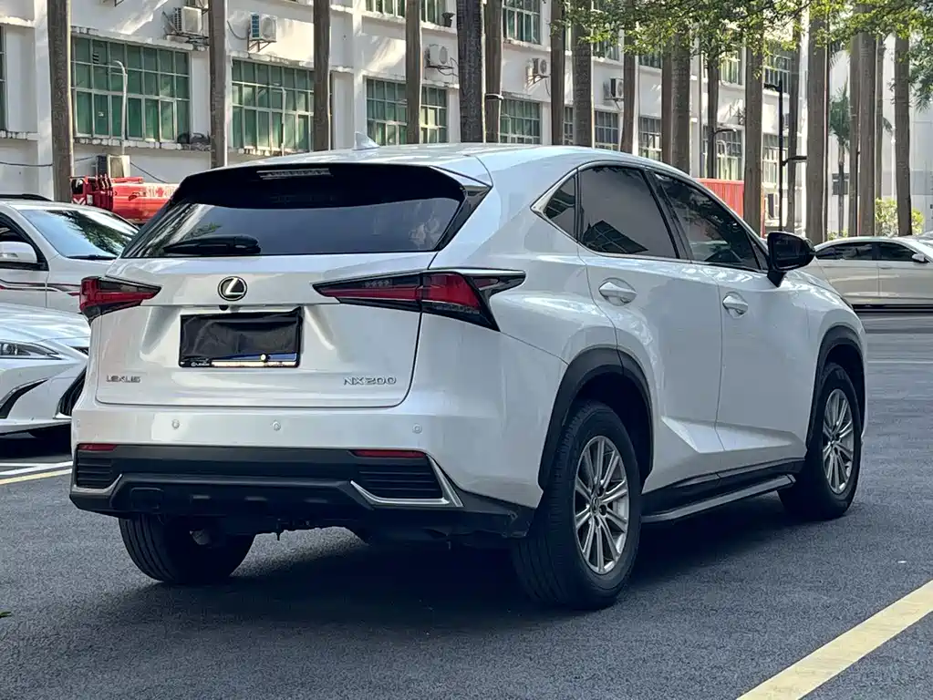 Lexus NX — миниатюра 17