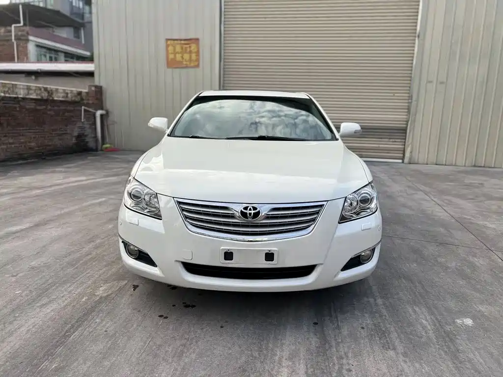 Toyota Camry — миниатюра 2