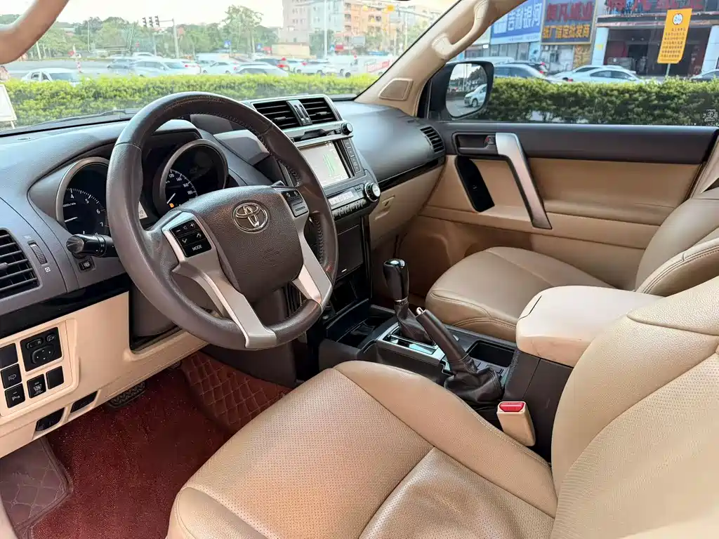 Toyota Land Cruiser Prado 2014 2.7L AT Luxury