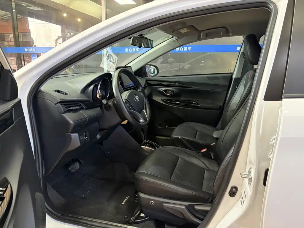 Toyota Yaris L Zhixuan X 1.5L CVT Luxury PLUS Edition, фото 5