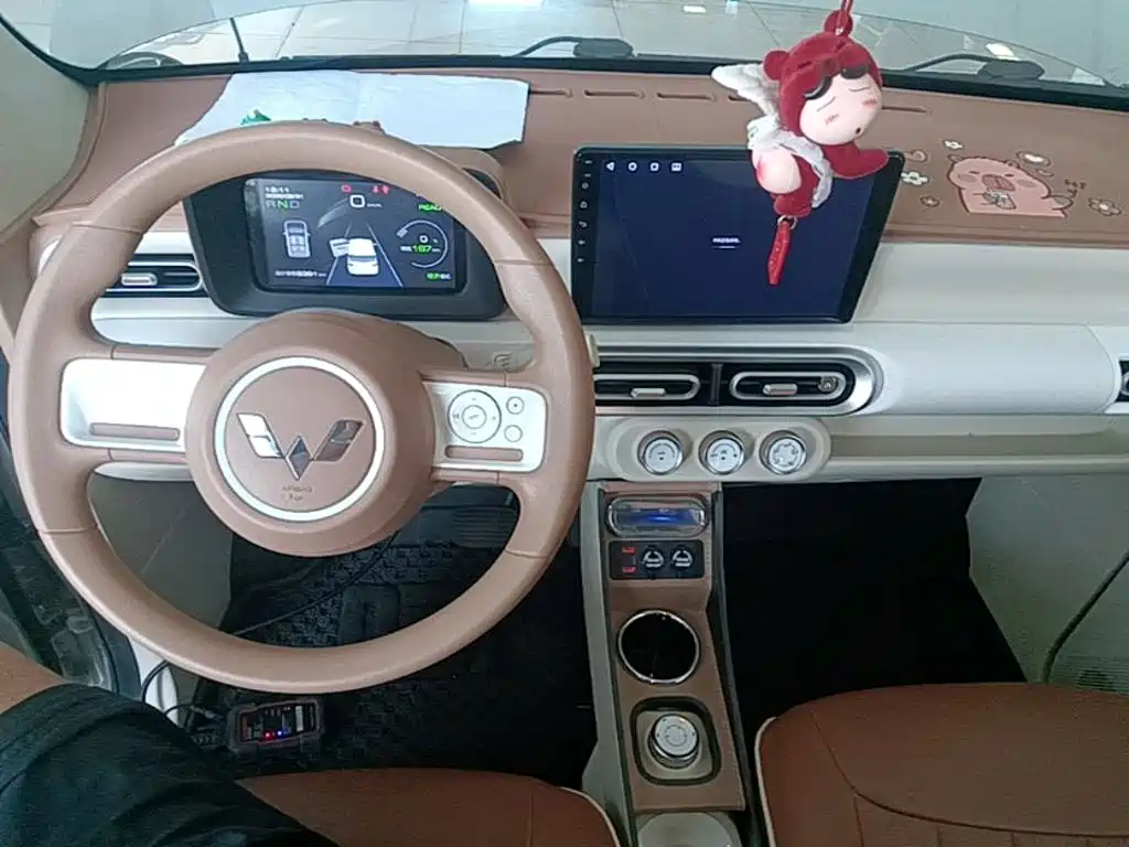 Wuling MINIEV — миниатюра 10