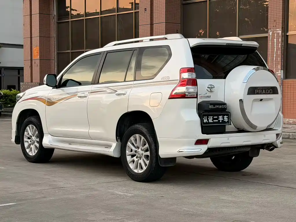 Toyota Land Cruiser Prado 2014 2.7L AT Luxury