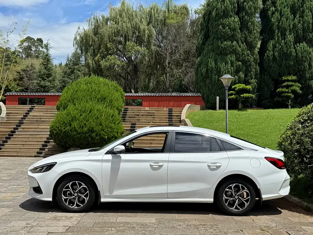 MG MG5 — миниатюра 8