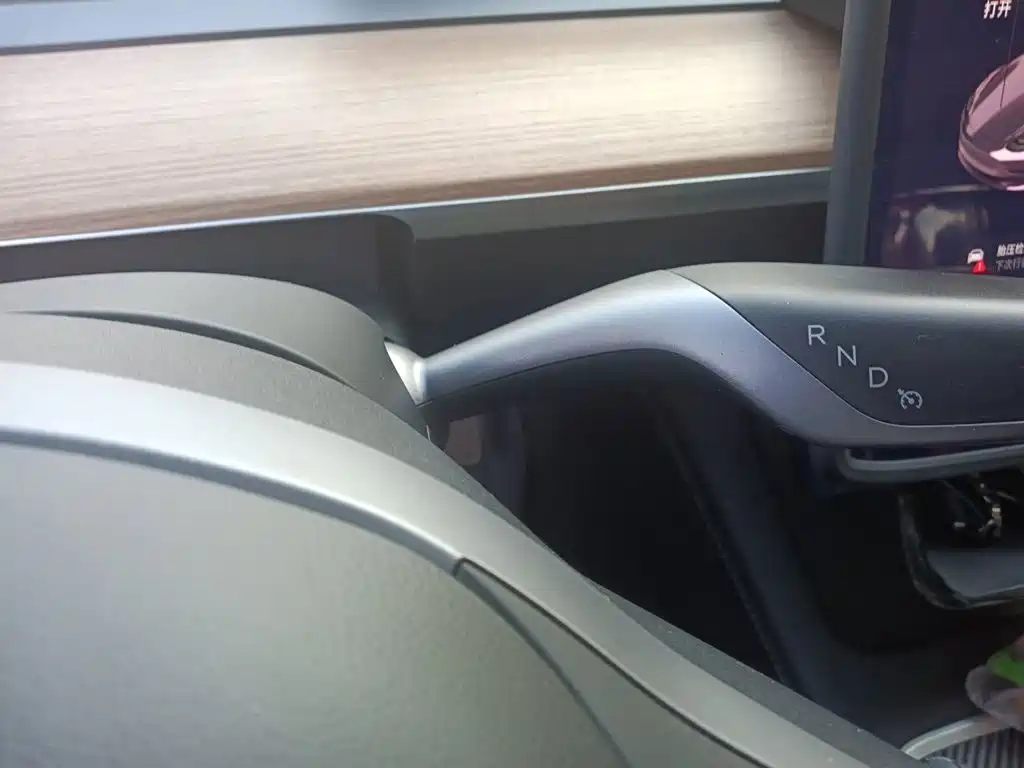 Tesla Model 3 — миниатюра 10