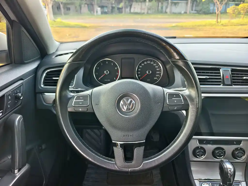 Volkswagen Lavida — миниатюра 7