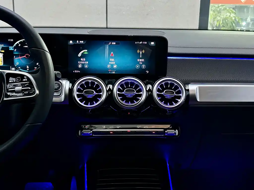 Mercedes-Benz GLB — миниатюра 14