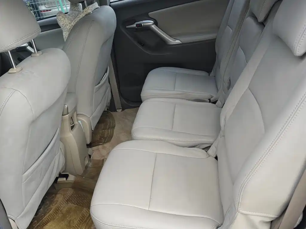 Toyota Verso — миниатюра 4